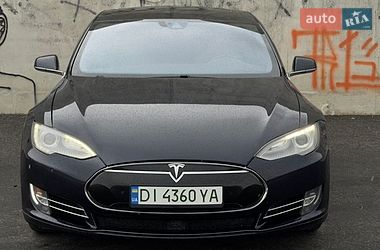 Лифтбек Tesla Model S 2015 в Львове