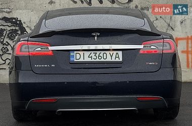 Лифтбек Tesla Model S 2015 в Львове