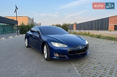 Лифтбек Tesla Model S 2015 в Хмельницком