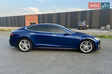 Лифтбек Tesla Model S 2015 в Хмельницком