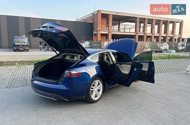 Лифтбек Tesla Model S 2015 в Хмельницком