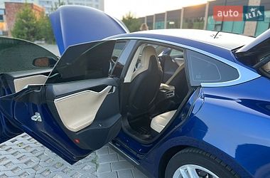 Лифтбек Tesla Model S 2015 в Хмельницком