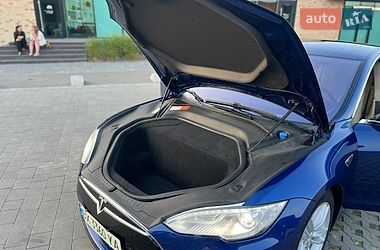 Лифтбек Tesla Model S 2015 в Хмельницком