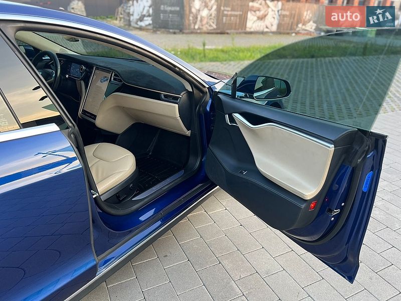 Лифтбек Tesla Model S 2015 в Хмельницком