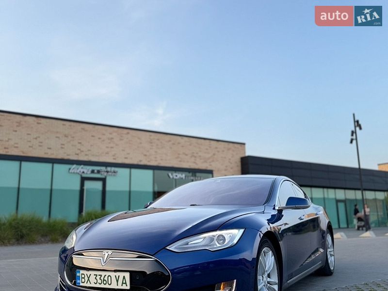 Лифтбек Tesla Model S 2015 в Хмельницком