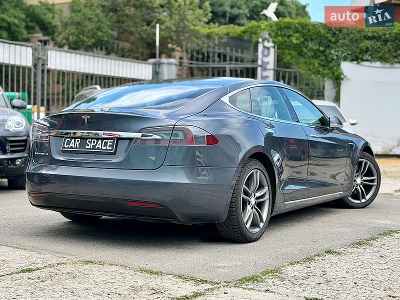 Ліфтбек Tesla Model S 2017 в Одесі фото 12 Ліфтбек Tesla Model S 2017 в Одесі