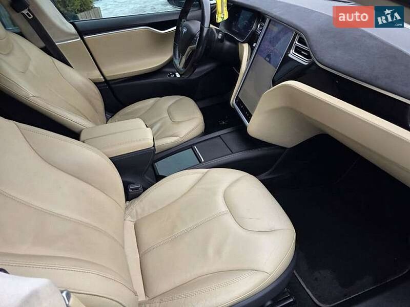 Лифтбек Tesla Model S 2014 в Тернополе