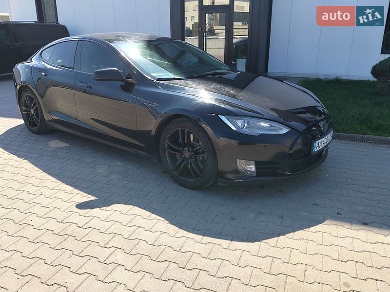Ліфтбек Tesla Model S 2015 в Києві фото 2 Ліфтбек Tesla Model S 2015 в Києві