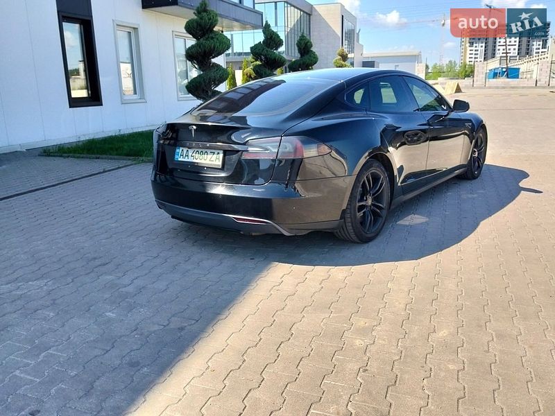 Ліфтбек Tesla Model S 2015 в Києві фото 4 Ліфтбек Tesla Model S 2015 в Києві