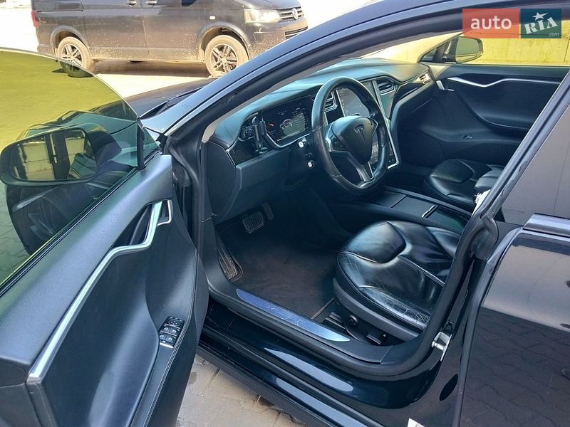 Ліфтбек Tesla Model S 2015 в Києві фото 6 Ліфтбек Tesla Model S 2015 в Києві