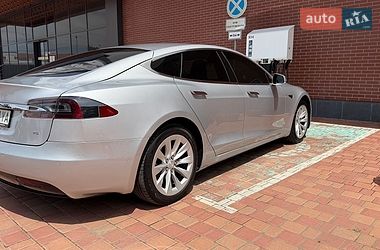 Ліфтбек Tesla Model S 2016 в Одесі фото 3 Ліфтбек Tesla Model S 2016 в Одесі