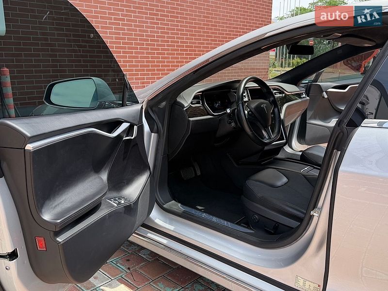 Ліфтбек Tesla Model S 2016 в Одесі фото 11 Ліфтбек Tesla Model S 2016 в Одесі