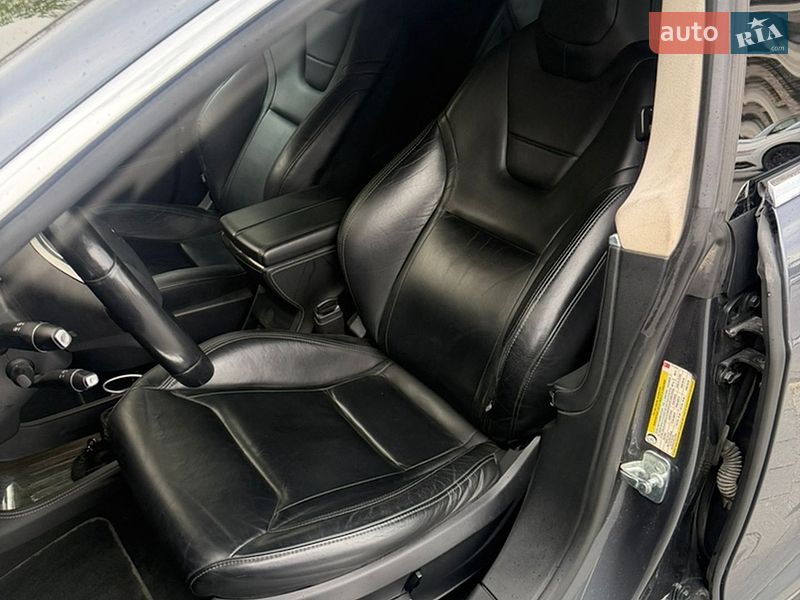 Лифтбек Tesla Model S 2015 в Тернополе фото 25 Лифтбек Tesla Model S 2015 в Тернополе