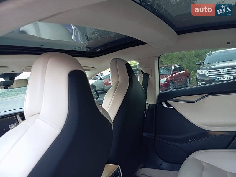 Лифтбек Tesla Model S 2018 в Одессе