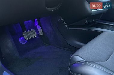 Лифтбек Tesla Model S 2017 в Пирятине