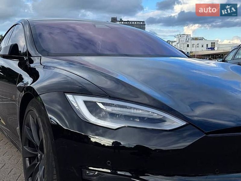 Ліфтбек Tesla Model S 2021 в Житомирі