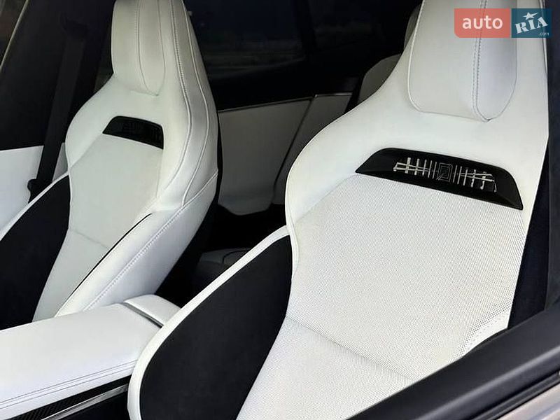 Ліфтбек Tesla Model S 2021 в Житомирі