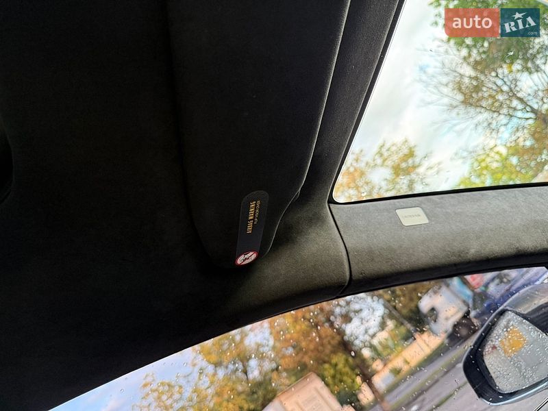 Ліфтбек Tesla Model S 2016 в Львові