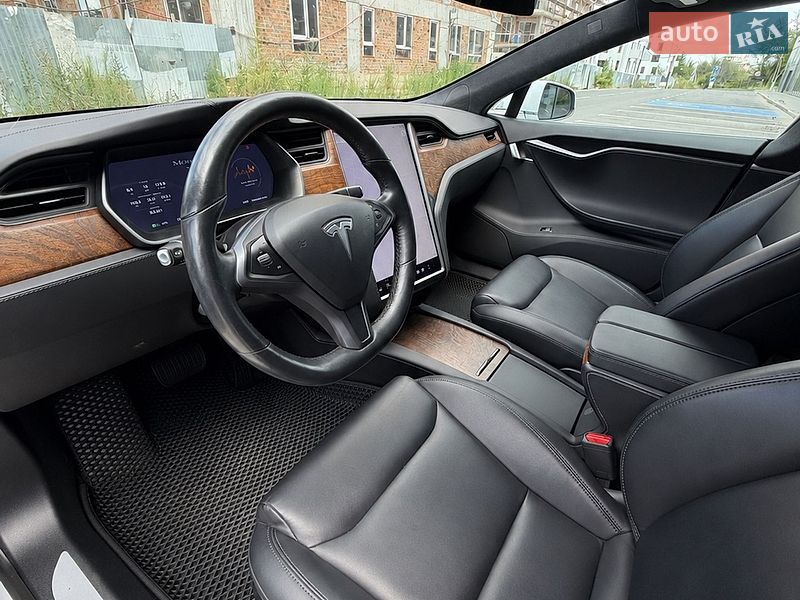 Ліфтбек Tesla Model S 2020 в Львові