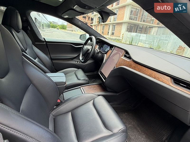 Ліфтбек Tesla Model S 2020 в Львові