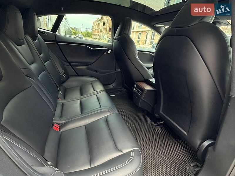 Ліфтбек Tesla Model S 2020 в Львові