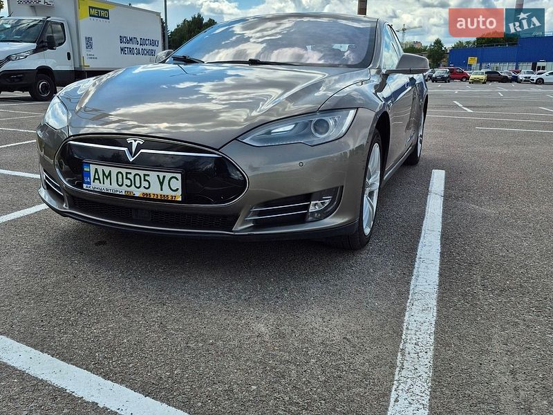 Tesla Model S 2015 Tesla Model S 2015