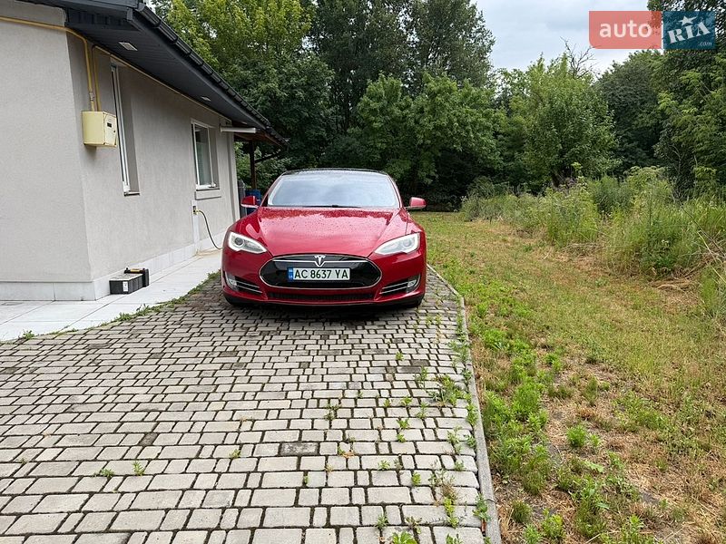 Лифтбек Tesla Model S 2013 в Луцке