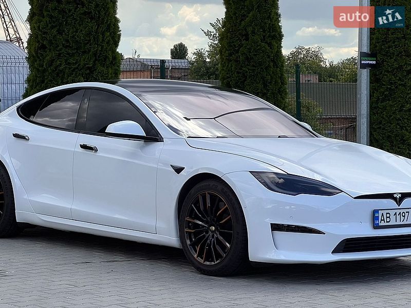 Лифтбек Tesla Model S 2022 в Виннице