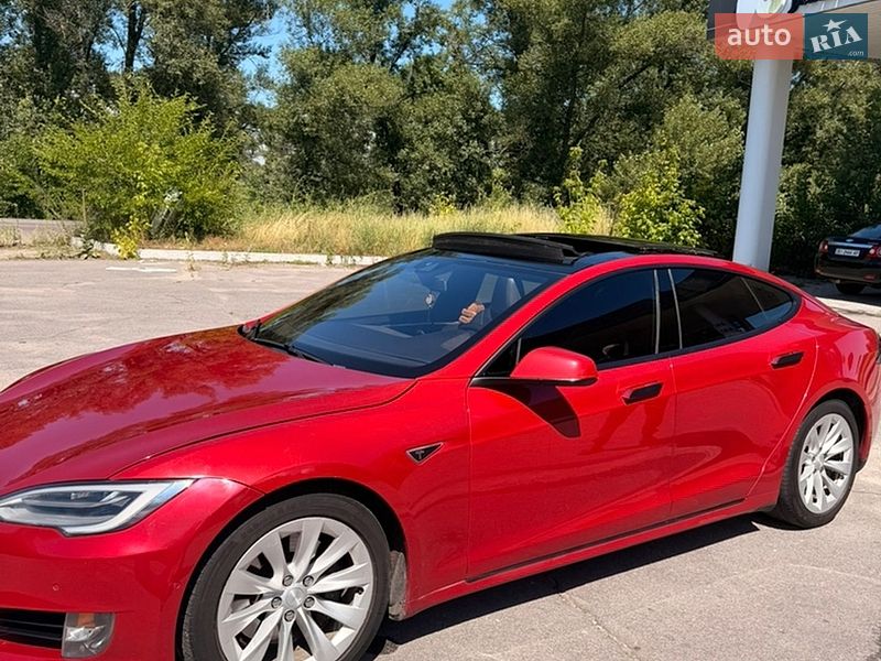 Tesla Model S 2016
