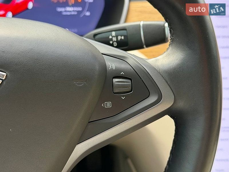Лифтбек Tesla Model S 2018 в Киеве