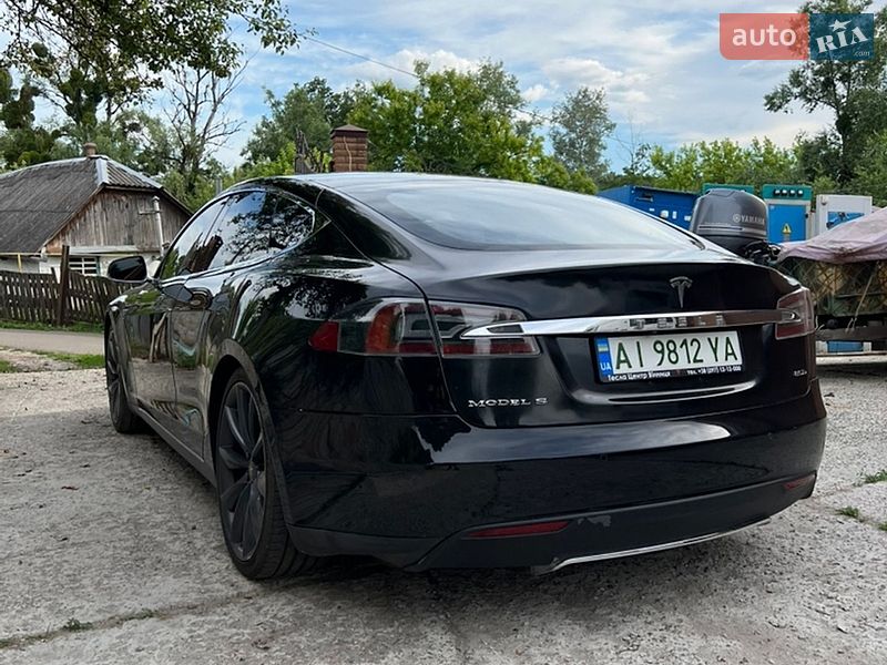 Лифтбек Tesla Model S 2014 в Обухове