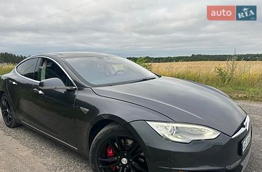 Ліфтбек Tesla Model S 2015 в Вінниці