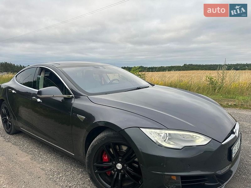 Ліфтбек Tesla Model S 2015 в Вінниці