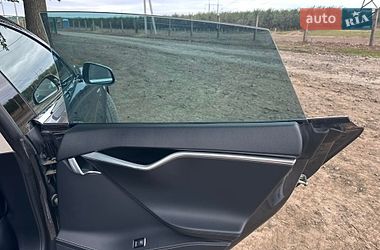 Ліфтбек Tesla Model S 2015 в Вінниці