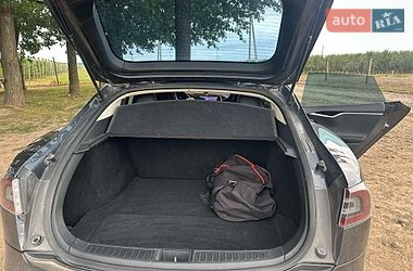 Ліфтбек Tesla Model S 2015 в Вінниці