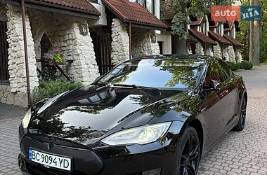 Лифтбек Tesla Model S 2015 в Львове