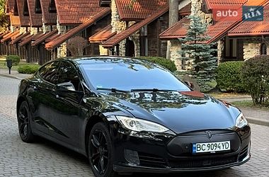 Лифтбек Tesla Model S 2015 в Львове