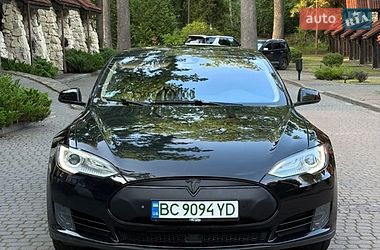 Лифтбек Tesla Model S 2015 в Львове