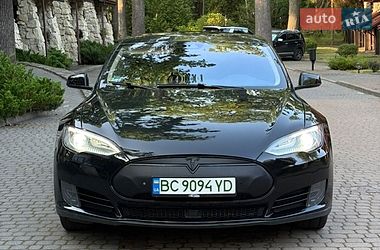 Лифтбек Tesla Model S 2015 в Львове