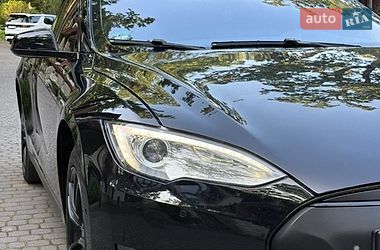 Лифтбек Tesla Model S 2015 в Львове