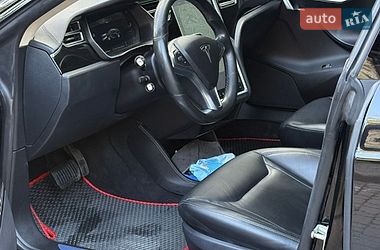 Лифтбек Tesla Model S 2015 в Львове