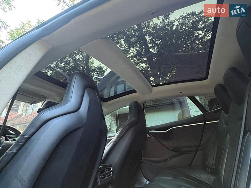 Ліфтбек Tesla Model S 2015 в Львові фото 19 Ліфтбек Tesla Model S 2015 в Львові