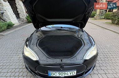 Лифтбек Tesla Model S 2015 в Львове