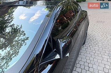 Лифтбек Tesla Model S 2015 в Львове