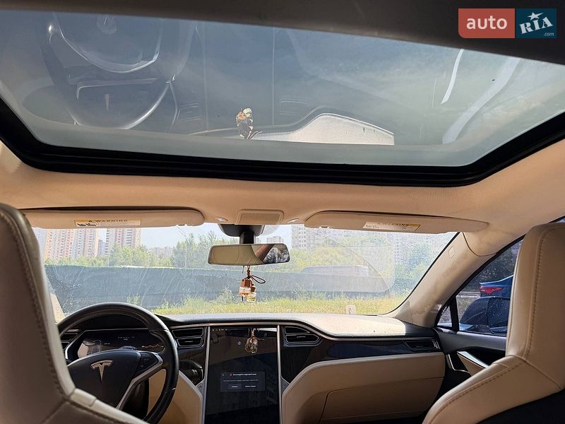 Ліфтбек Tesla Model S 2013 в Києві
