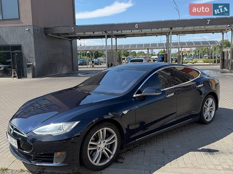 Ліфтбек Tesla Model S 2013 в Києві