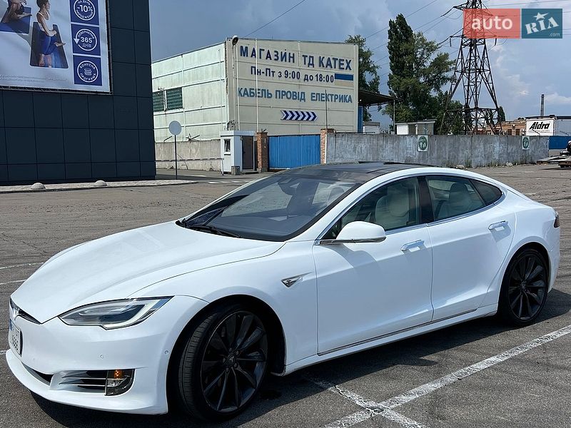 Лифтбек Tesla Model S 2016 в Киеве фото 2 Лифтбек Tesla Model S 2016 в Киеве