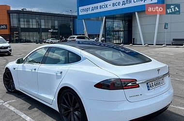 Лифтбек Tesla Model S 2016 в Киеве фото 3 Лифтбек Tesla Model S 2016 в Киеве