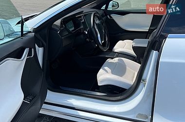 Лифтбек Tesla Model S 2016 в Киеве фото 5 Лифтбек Tesla Model S 2016 в Киеве