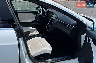 Лифтбек Tesla Model S 2016 в Киеве фото 6 Лифтбек Tesla Model S 2016 в Киеве